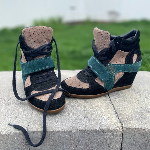 Practically brand new!!!! Worn a handful of times!! Heeled sneaker from NYC! - Picture 9 of 10